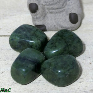 Jade néphrite pierre roulée Minéraux et Cristaux