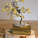 Minéraux et Cristaux Arbre aventurine jaune sur oeil de tigre Minéraux et Cristaux