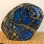 Minéraux et Cristaux Labradorite forme libre Minéraux et Cristaux
