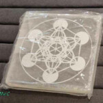 Minéraux et Cristaux Métatron sur sélénite Minéraux et Cristaux